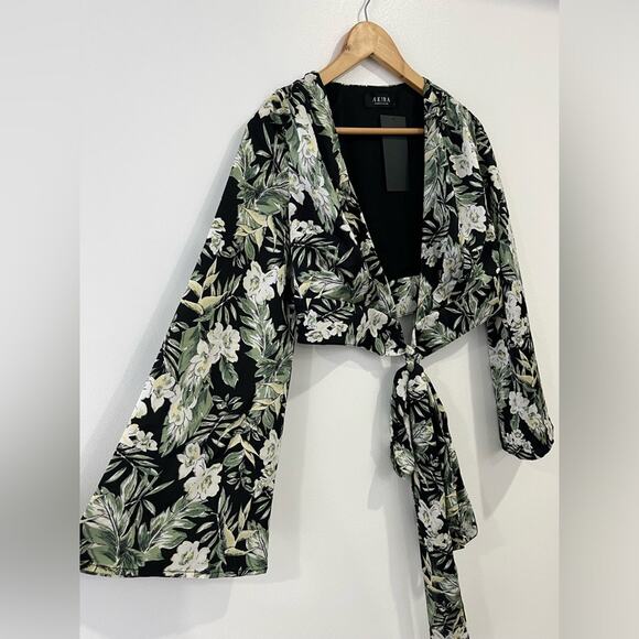 NWT Akira Be Honest Tropical Top Size Small - Picture 1 of 6